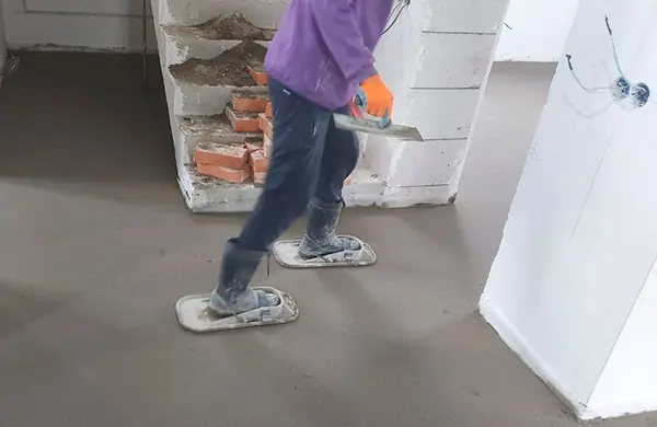 Механизированная стяжка — Армированная полусухая стяжка — фото